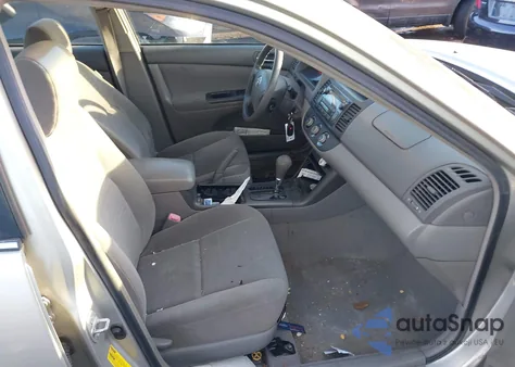 2005 Toyota Camry Le z USA, uszkodzony, nr VIN 4T1BE30K25U956931